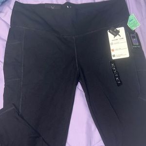 Black yoga capris